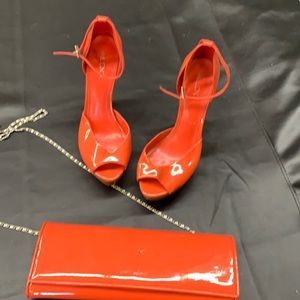 Patent leather shoes (size 38) and hand bag